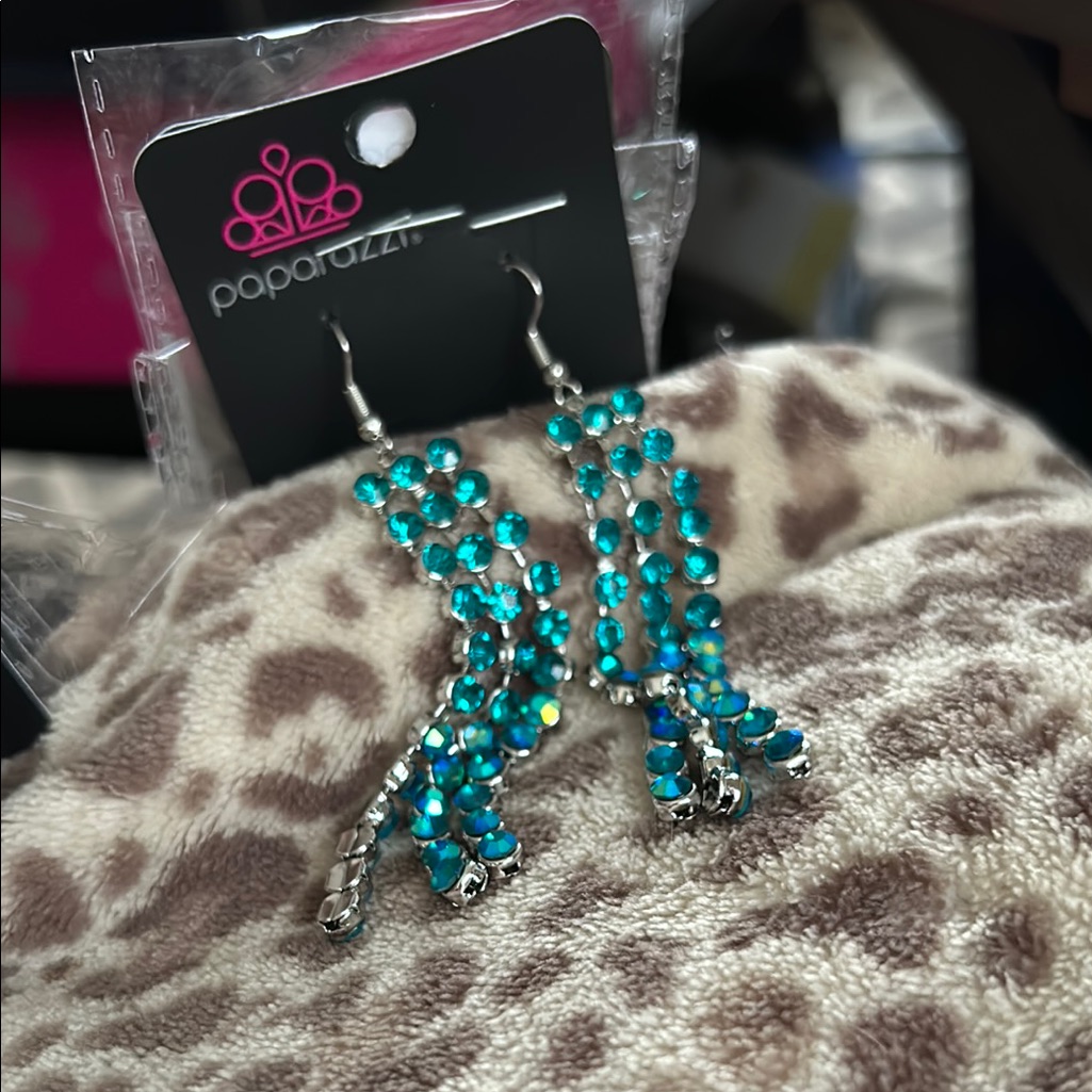 Paparazzi Blue Crystal Earrings 6$